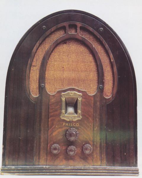 Philco 89B cathedral (1933)